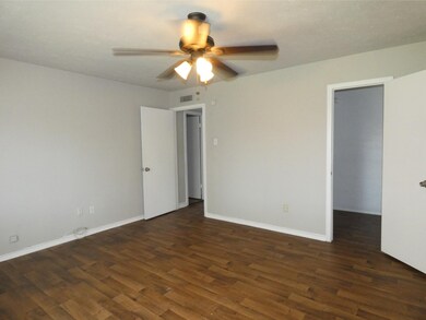 7436 Tunbridge Dr, North Richland Hills, TX 76182 - photo 3