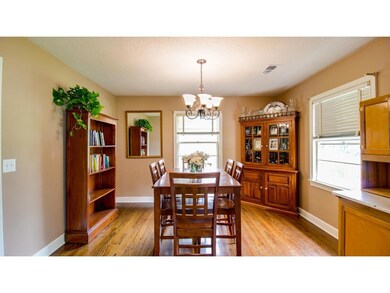 10-Dining Room