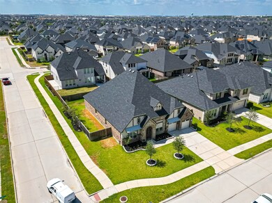 Corner lot in Firethorne West, great neighbors and beautiful construction and elevation