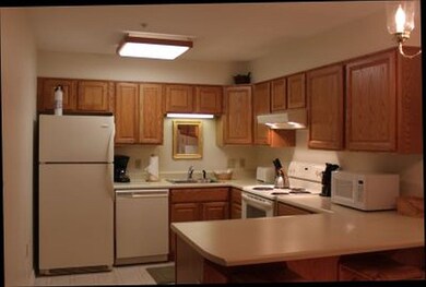 227 Main Nordic Inn 204 unit 204, Lincoln, NH 03251 - photo 3