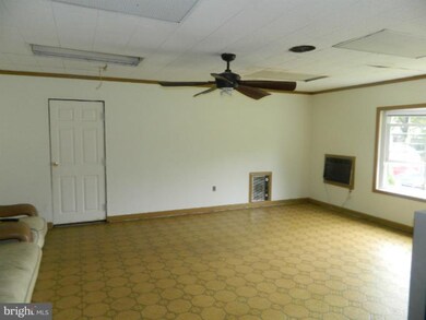 12603 Millstream Dr, Bowie, MD 20715 - photo 2