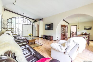 855 Avon Crest Blvd, Schenectady, NY 12309 - photo 3