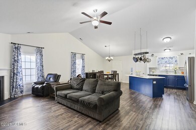 318 Providence Dr, Jacksonville, NC 28546 - photo 6