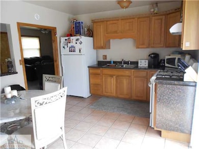 1401 Mark Twain Dr, Lansing, MI 48911 - photo 3