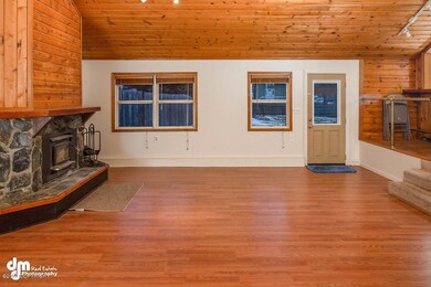 Family Room_DMD_1900-SMALL
