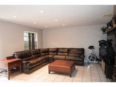 576 Abingdon Way, Davie, FL 33325 - photo 2