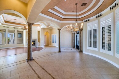 8305 E Leonora St-large-007-028-8305 E L