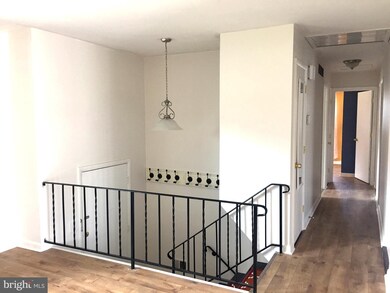 5811 Dale Dr, Sykesville, MD 21784 - photo 3