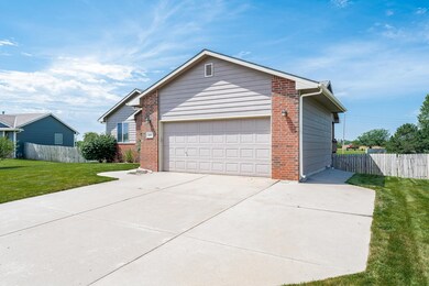 832 S Longbranch Cir, Maize, KS 67101 - photo 3