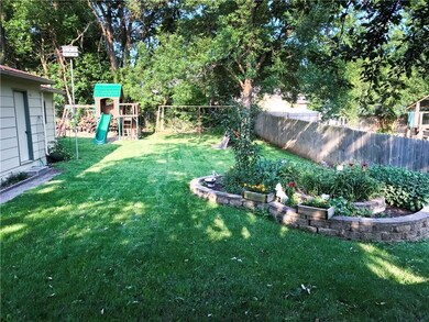 7407 SW 14th St, Des Moines, IA 50315 - photo 4