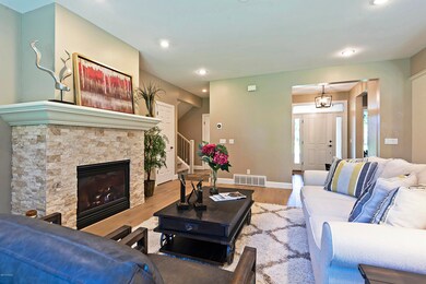 47wVillageCir-004