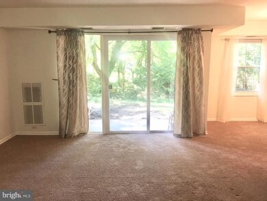 3814 Lyndhurst Dr unit 101, Fairfax, VA 22031 - photo 4