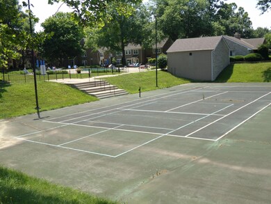 5574 Chowning Way unit 12B, Columbus, OH 43213 - photo 5