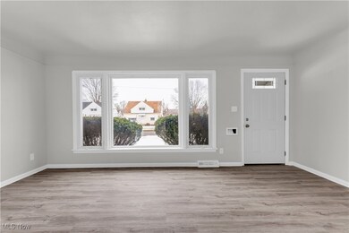 19504 Longview Ave, Maple Heights, OH 44137 - photo 3