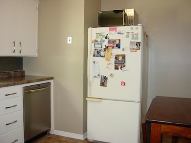 1006 S 18th St, Grand Forks, ND 58201 - photo 6