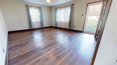 2759 E Everton Rd, Connersville, IN 47331 - photo 5