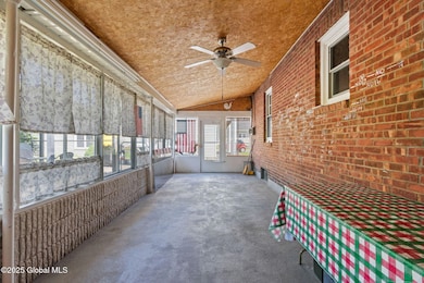 25-web-or-mls-3233-phillip-st