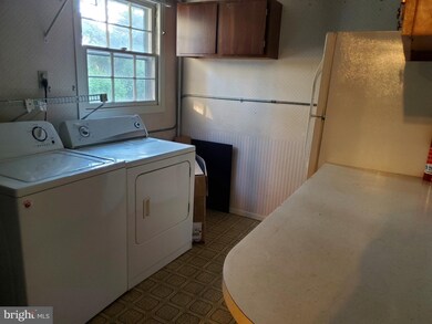 4003 Woodhaven Ln, Bowie, MD 20715 - photo 6