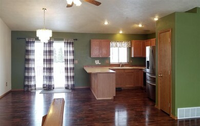 1018 N Christopher St, Medical Lake, WA 99022 - photo 2