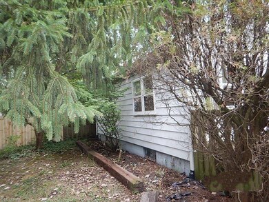 850 Pasadena Ave, Sheffield Lake, OH 44054 - photo 4