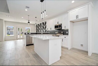 7114 Saint Augustine St unit B, Houston, TX 77021 - photo 4