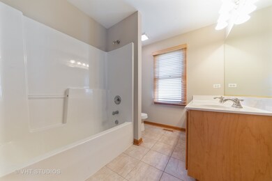 317 Prairieview Dr, Oswego, IL 60543 - photo 5