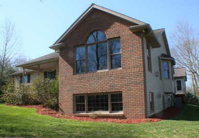 970 Kingsway Cir, Howard, OH 43028 - photo 2