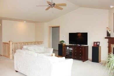 5187 Buttonbush Dr, Fitchburg, WI 53711 - photo 4