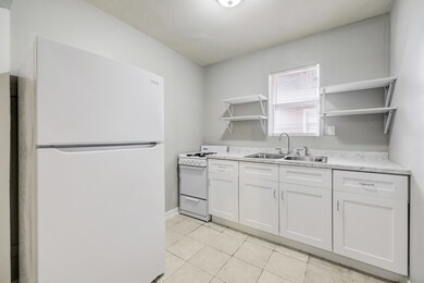 2202 Park St unit 12, Houston, TX 77019 - photo 5