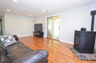 881 Dewey St, West Springfield, MA 01089 - photo 6