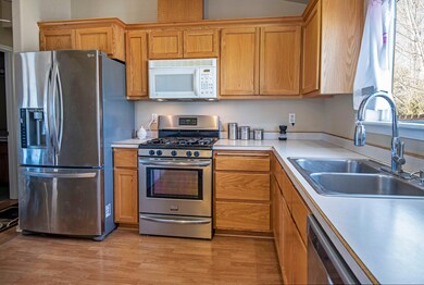 753 NE Nickernut Ave Redmond-print-006-0