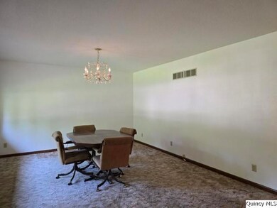 400 4th St, Carthage, IL 62321 - photo 3