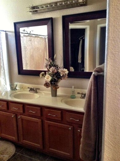 13384 W Port Royale (10)