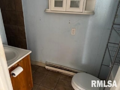 305 N Fulton St, Payson, IL 62360 - photo 6