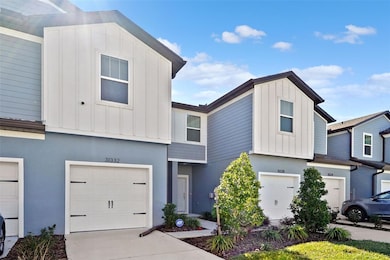 31332 Amberview Bend, Wesley Chapel, FL 33545 - photo 3