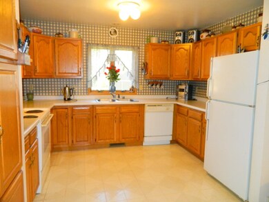 W1777 Alpine Rd, Brooklyn, WI 53521 - photo 3