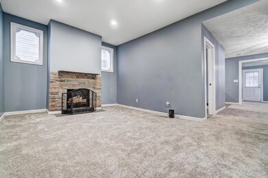 881 Gilbert St, Columbus, OH 43206 - photo 6