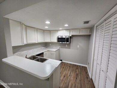 7605 Melissa Ct N, Jacksonville, FL 32210 - photo 6