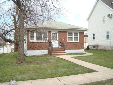 133 Ravenhurst Ave, Staten Island, NY 10310 - photo 2