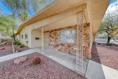 Front Porch -Great Yard Space -