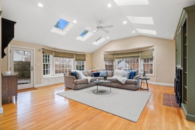 923 Main St, Hingham, MA 02043 - photo 2
