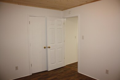 2203 E Fairview Ave, Johnson City, TN 37601 - photo 6