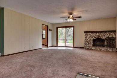 1046 S Peach Tree Ave-2