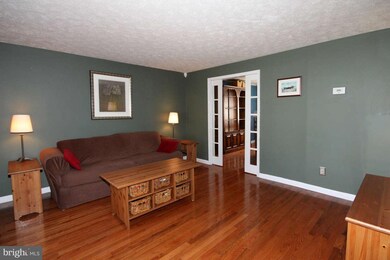 16147 Olmstead Ln, Woodbridge, VA 22191 - photo 3