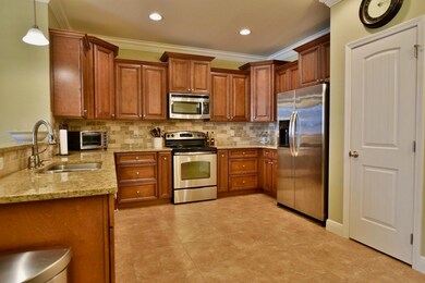 52 7th St - 2