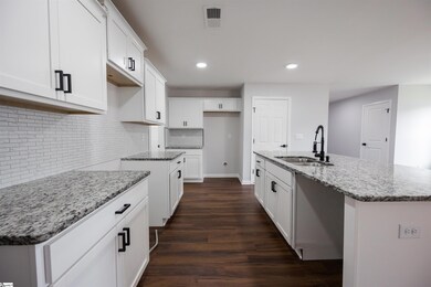 1305 Ledsham Ct, Greer, SC 29651 - photo 6