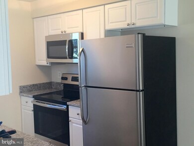 7945 Hugh Mullen Dr unit 71, Manassas, VA 20109 - photo 2