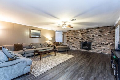 503 Melody Ln, Gainesville, TX 76240 - photo 5