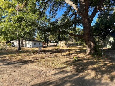 1607 N Buffalo Ave, Cleburne, TX 76033 - photo 3