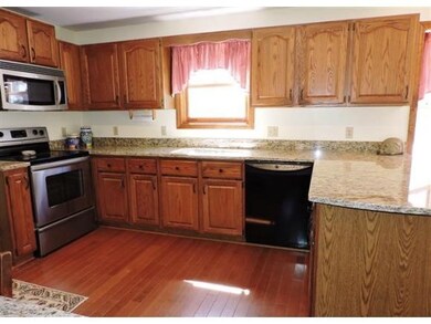 GRANITE & STAINLESS KITCHEN